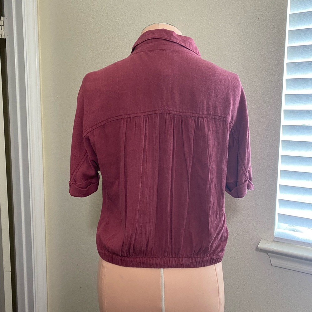 American eagle button down top ✨🌹 - Picture 5 of 6